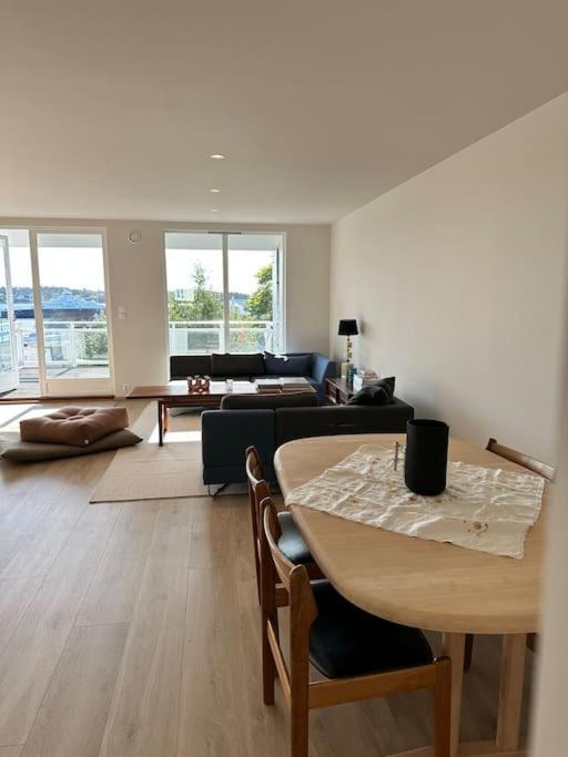 Ny Urban Leilighet Med Super Utsikt Haugesund Buitenkant foto