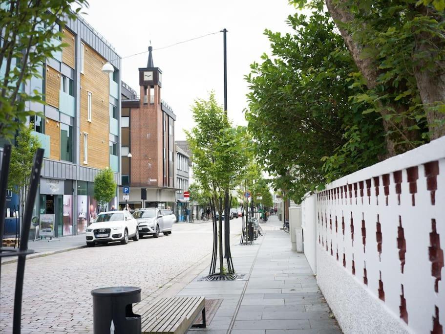 Ny Urban Leilighet Med Super Utsikt Haugesund Buitenkant foto
